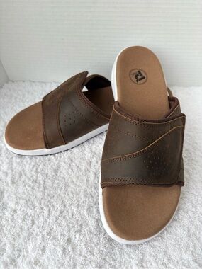 Propet Men's Brown Leather Emerson Sandal with Cushioned Footbed Size 10  NWT